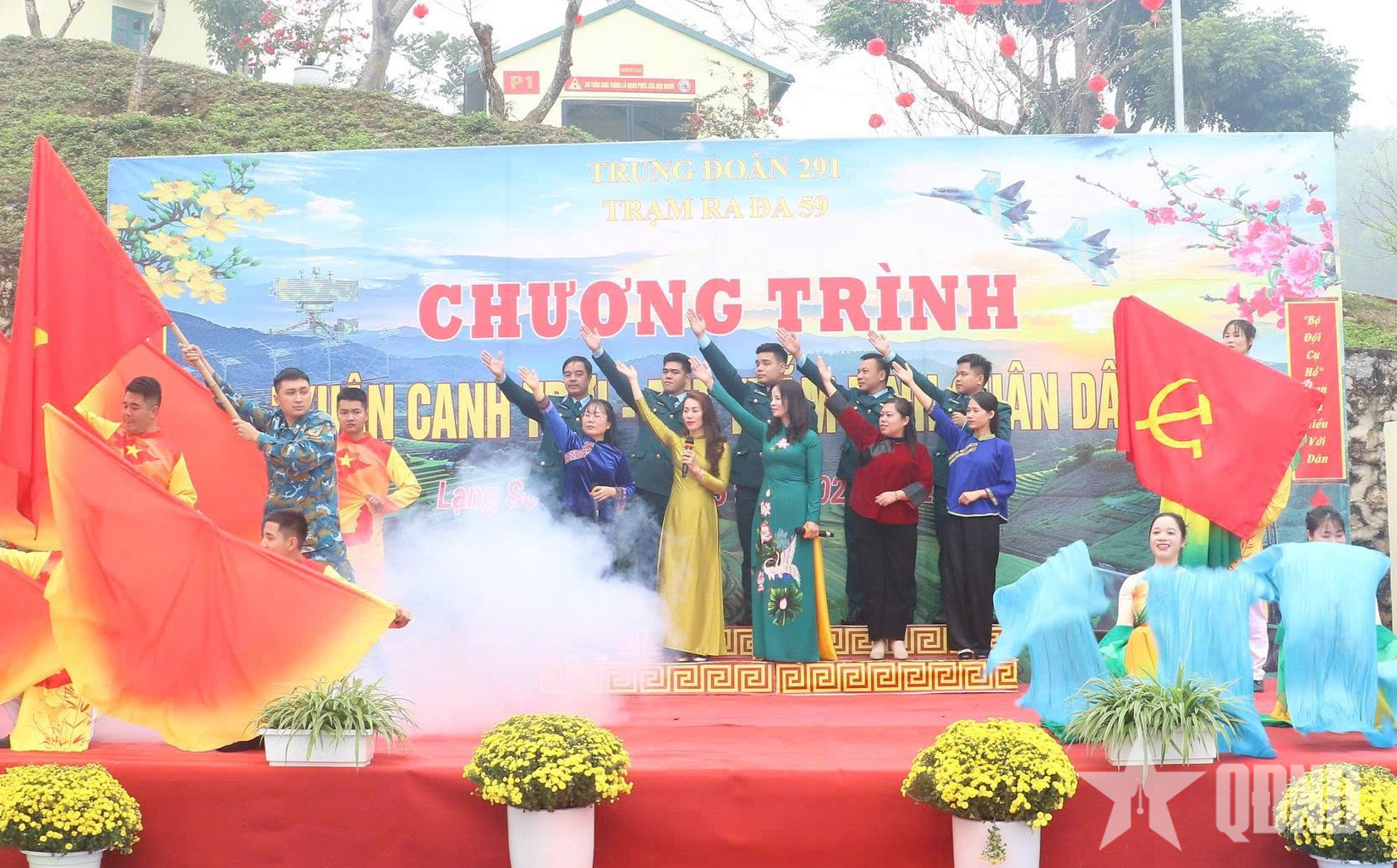 “Xuân canh trời - Tết thắm tình quân dân” ở Sư đoàn 365